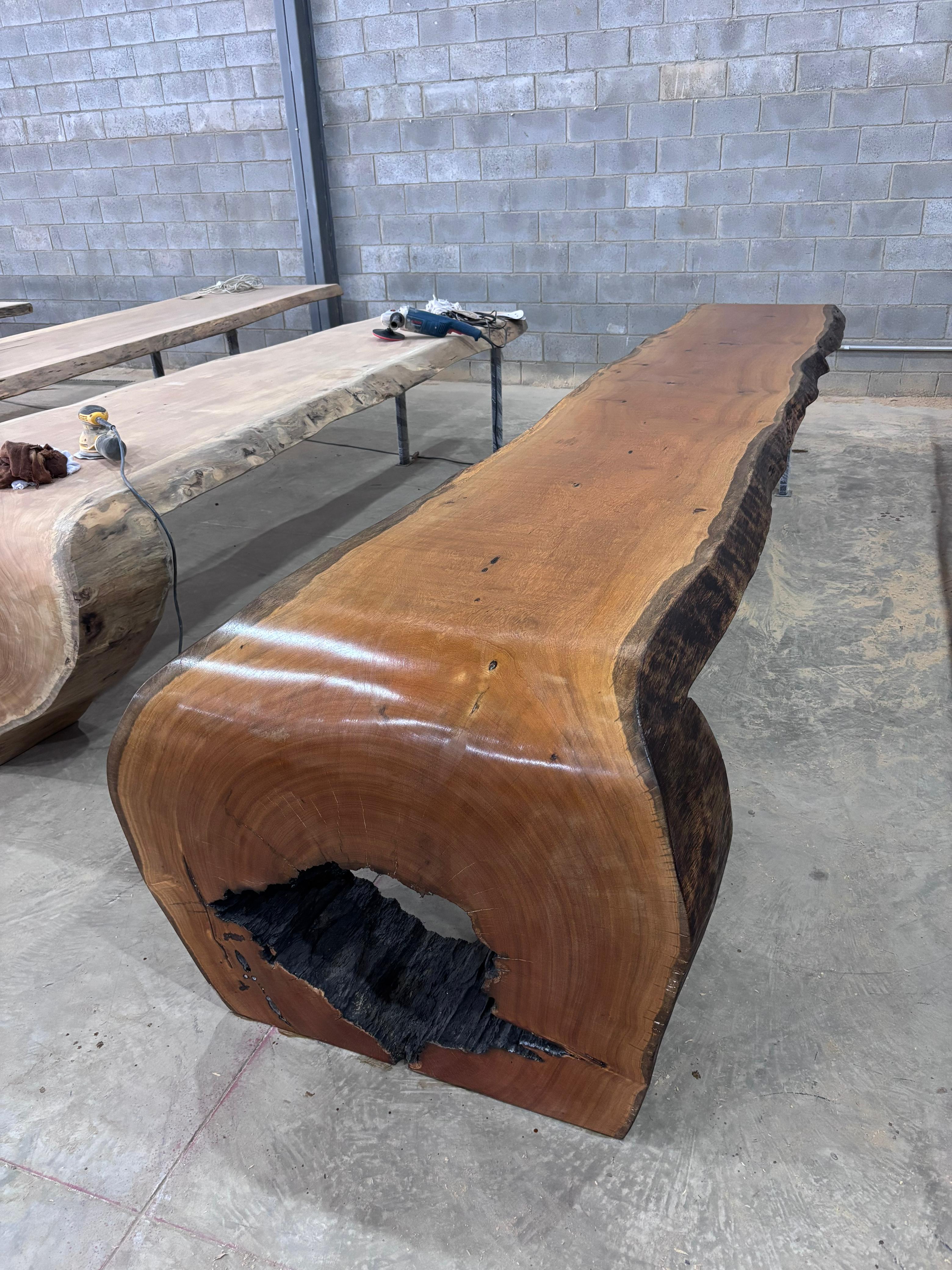 Mesa Cascata 12 a 14 Lugares — ângulo alternativo